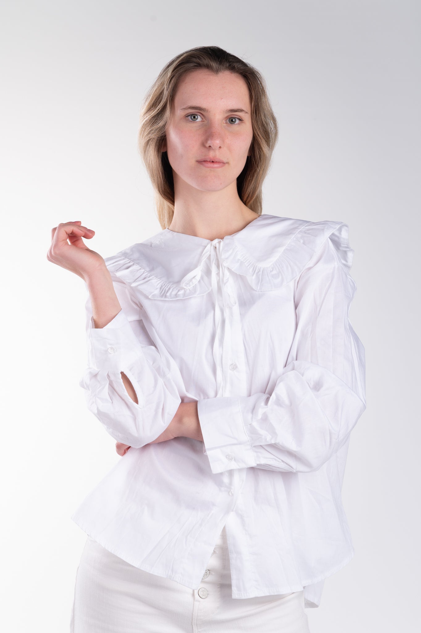 Camisa cuello bebé oversize
