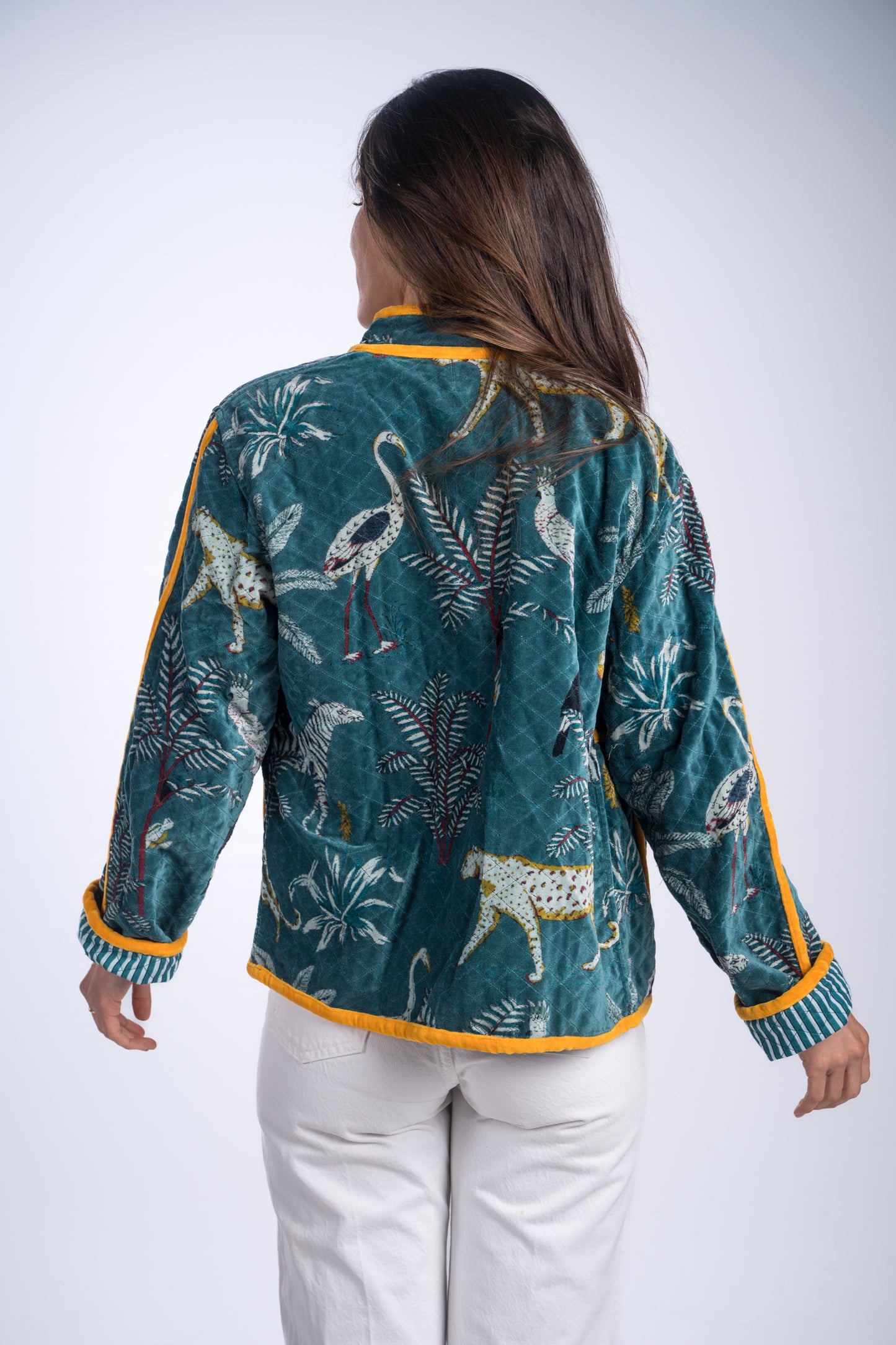 Chaqueta Gauri detalles naranja