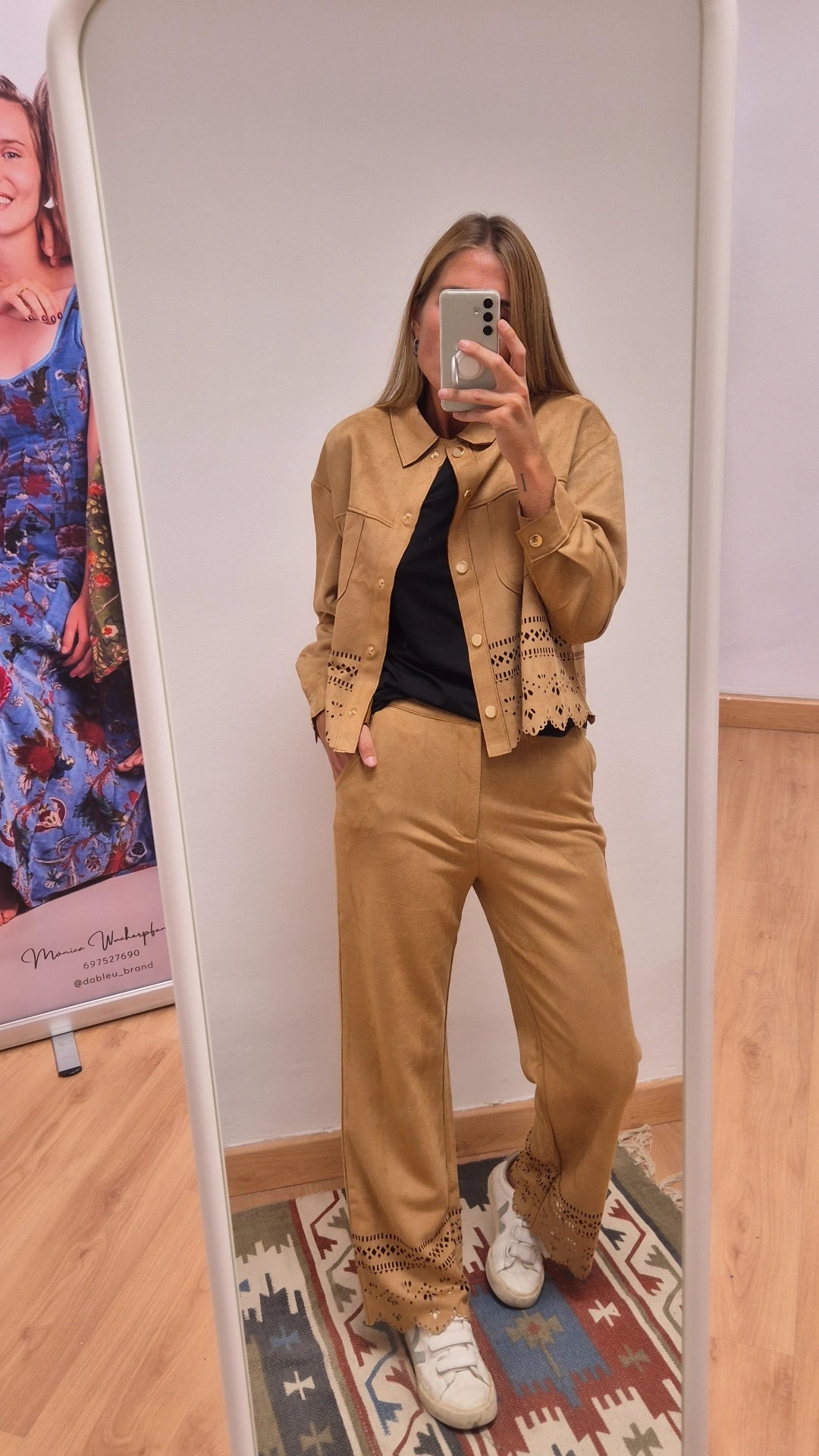 Conjunto ante detalles perforados