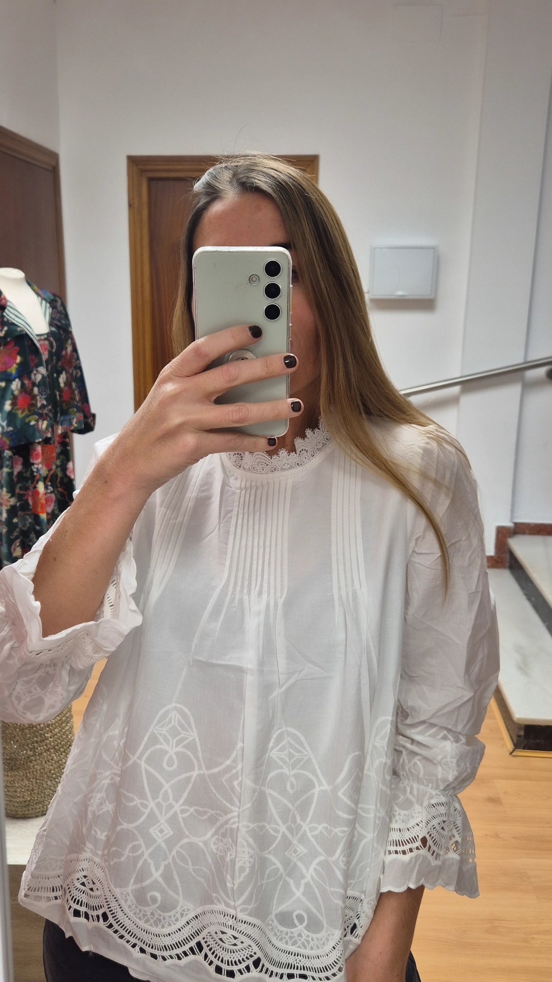 Blusa blanca mil detalles