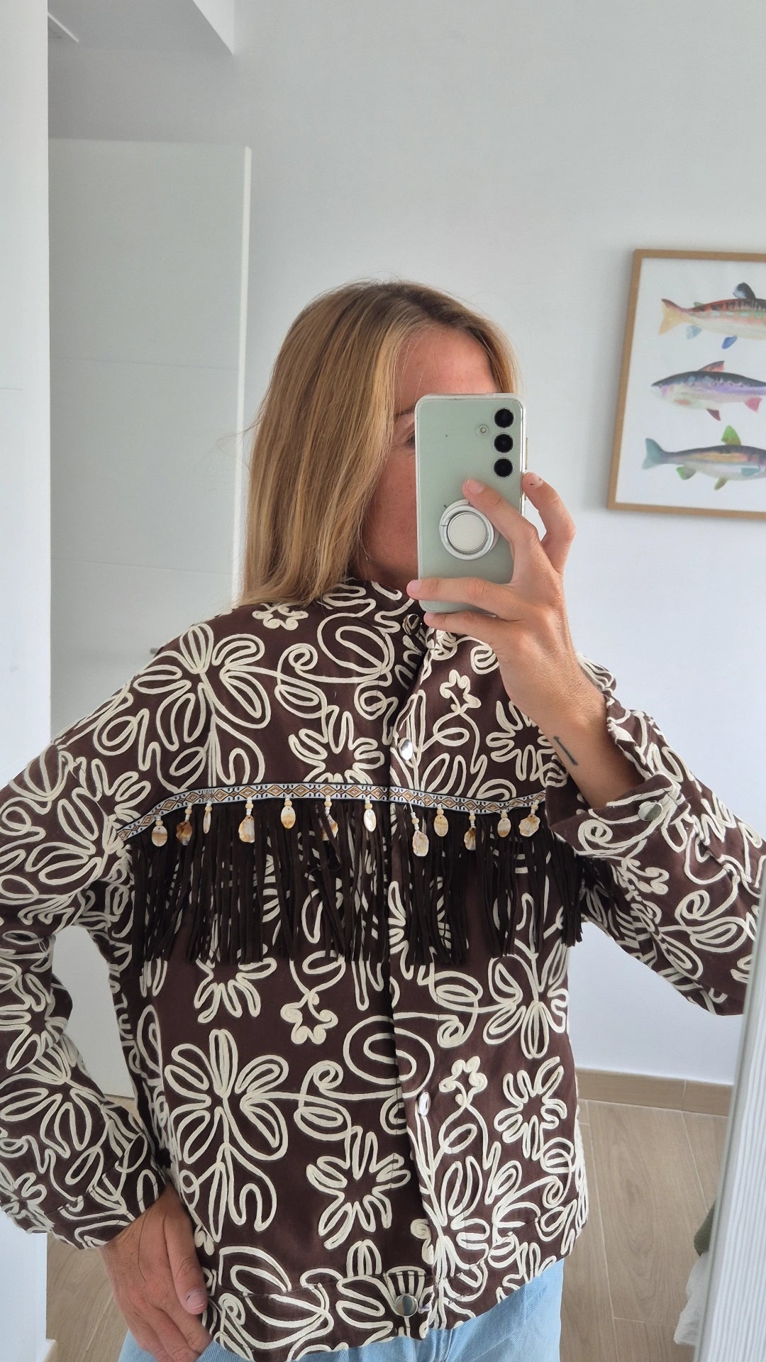 Chaqueta bordada flecos y conchitas