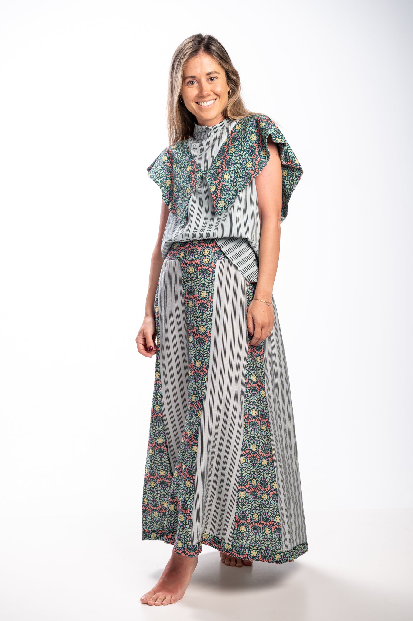 Conjunto flores y rayas
