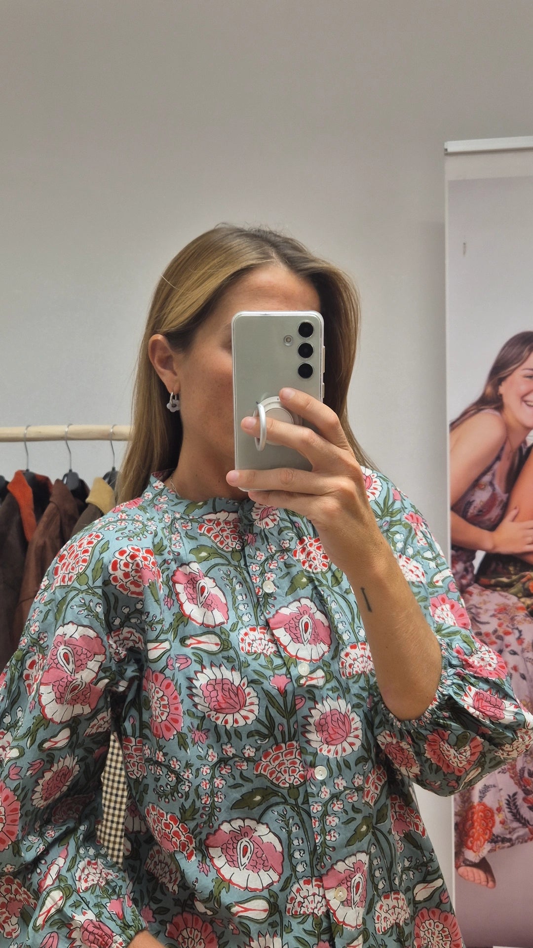 Blusa 100% algodón cuello mao verde jabonoso