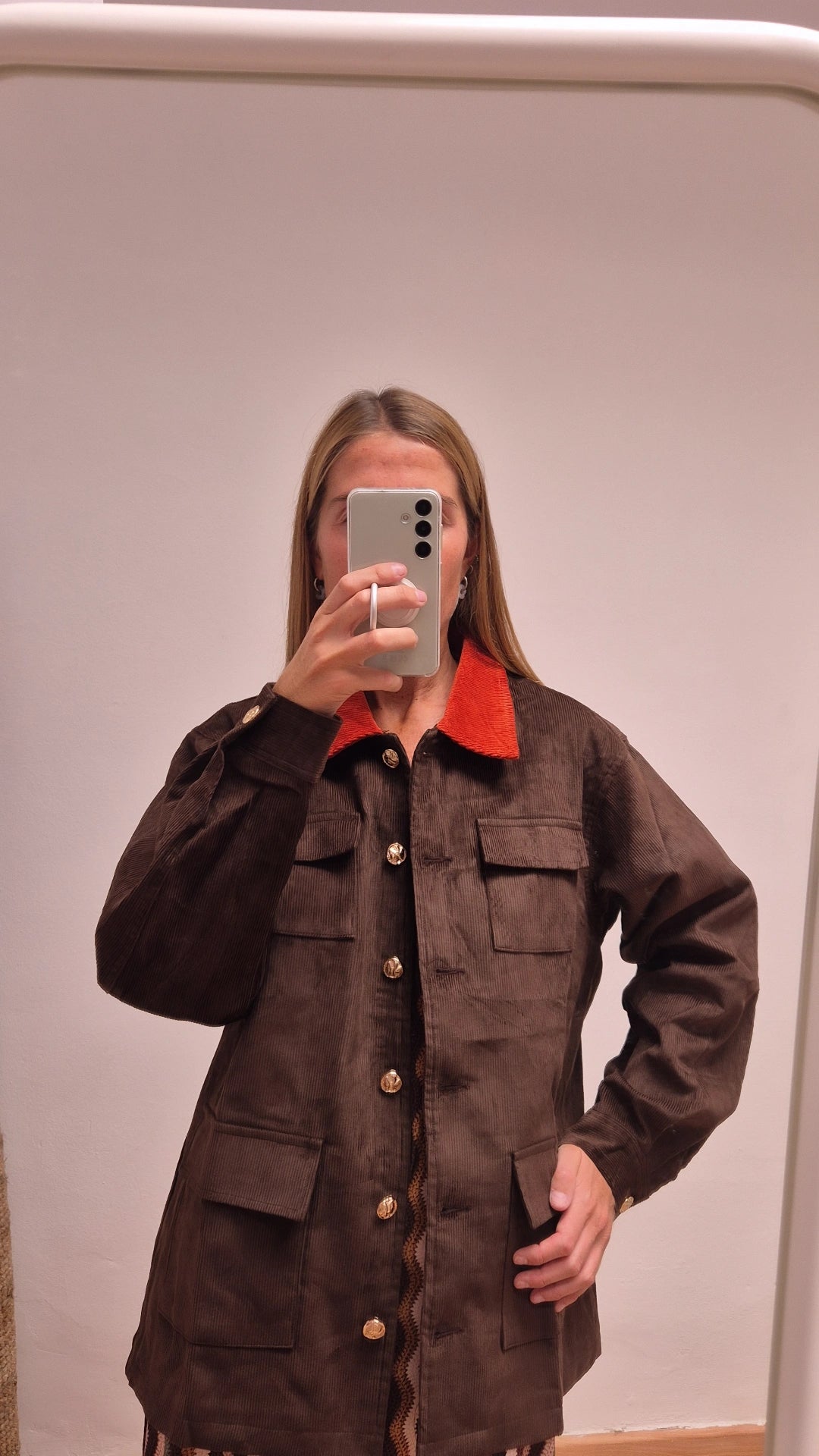Chaqueta pana marrón cuello caldera