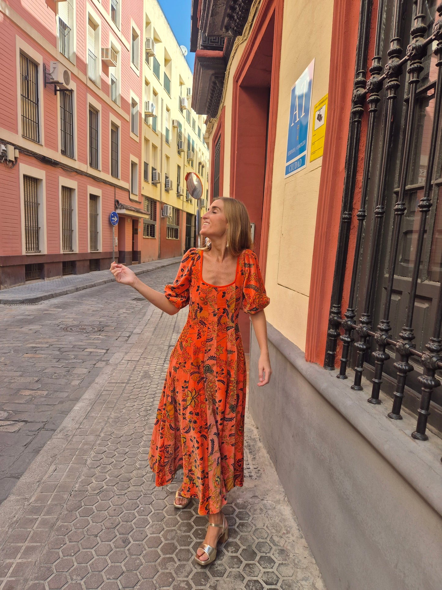 Vestido Moniquita con mangas Antique