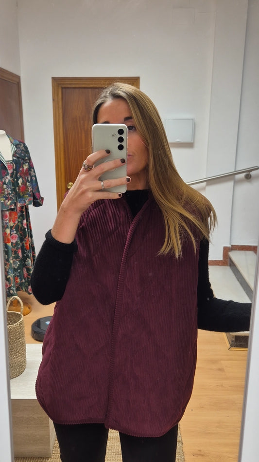 Chaleco acolchado pana granate