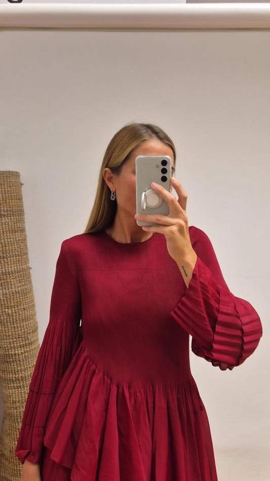 Vestido volantes granate