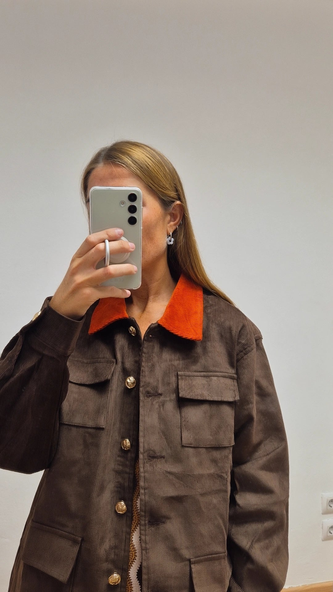 Chaqueta pana marrón cuello caldera