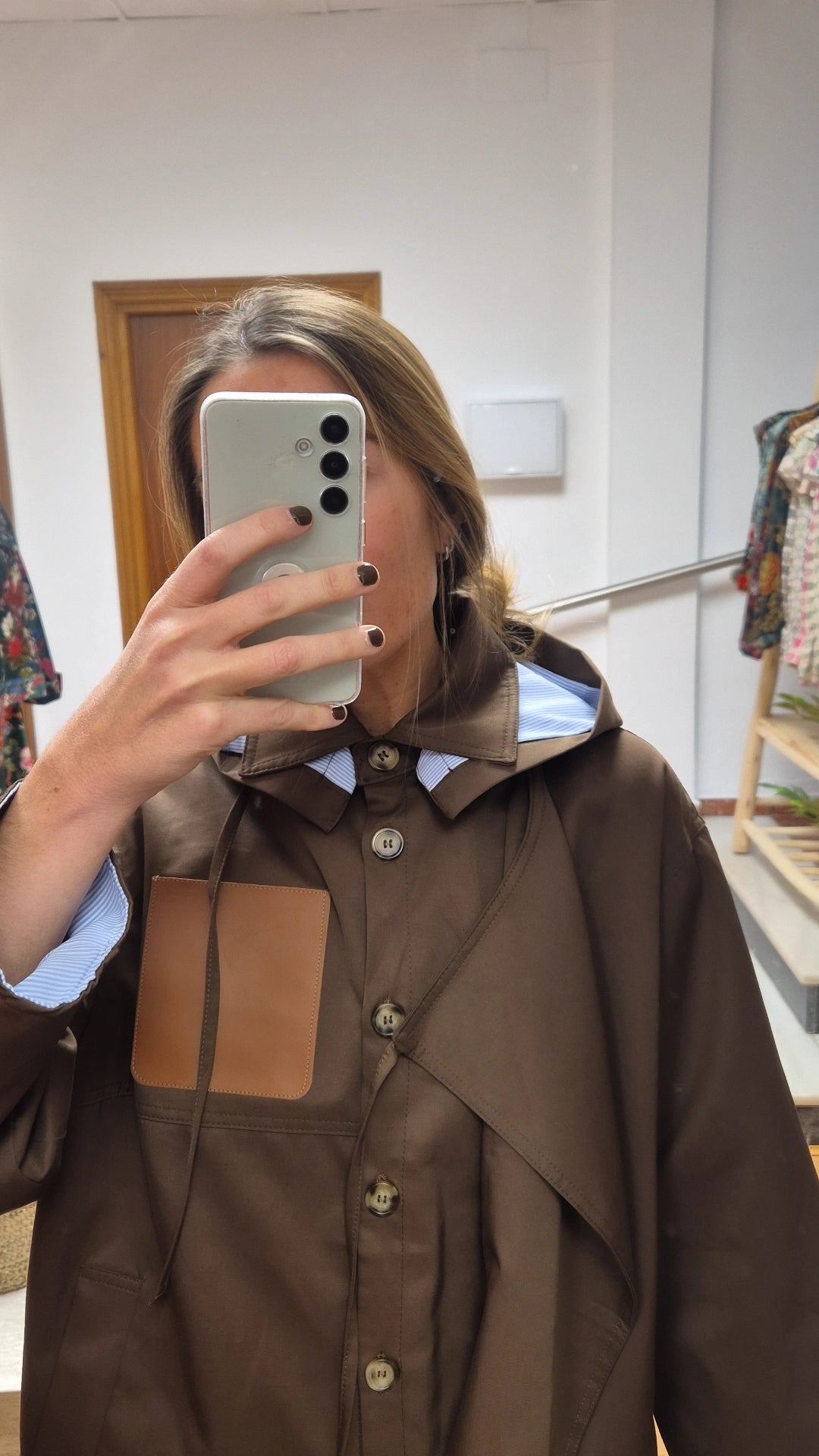 Gabardina mil detalles