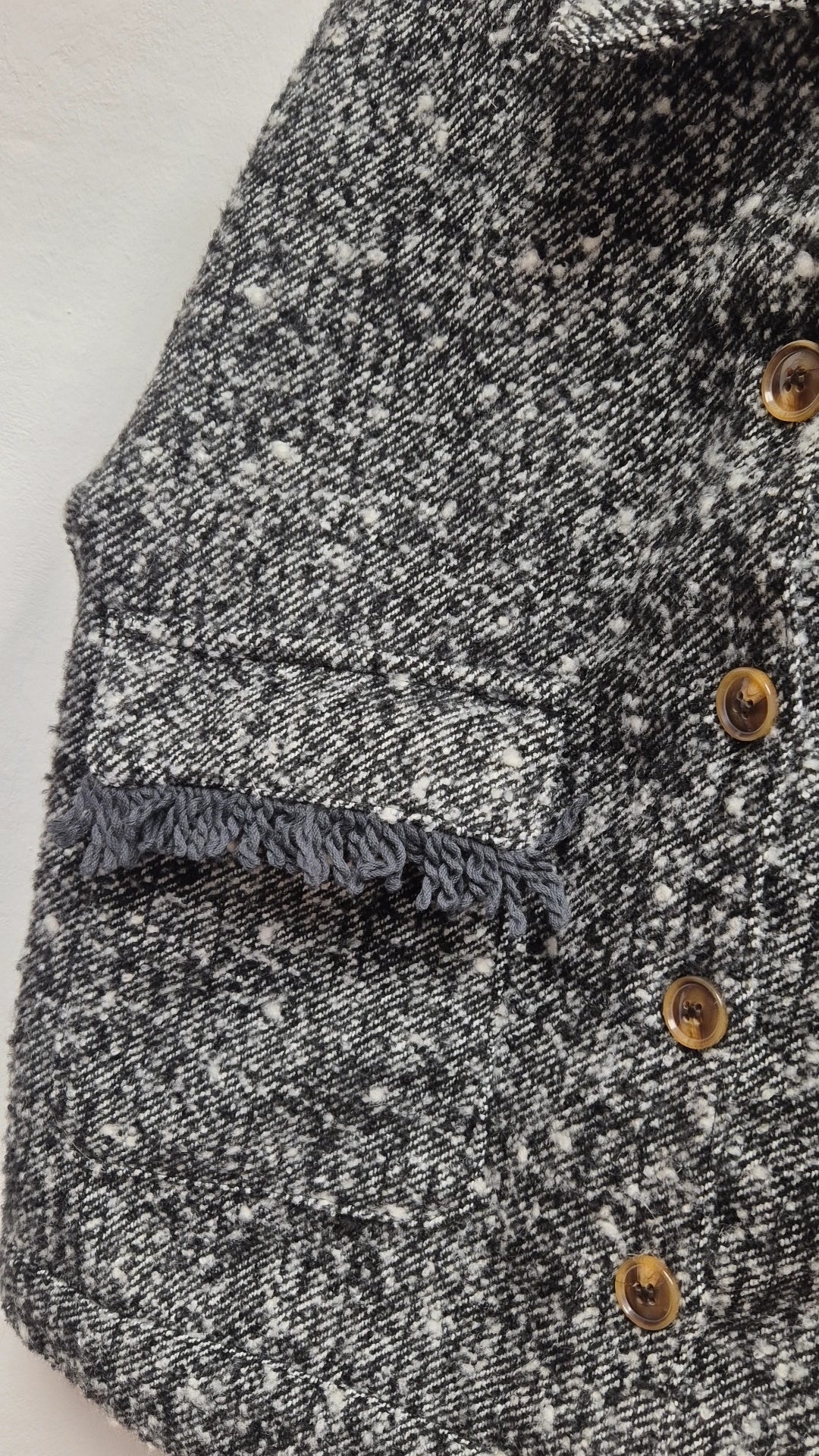 Chaqueta detalle flecos