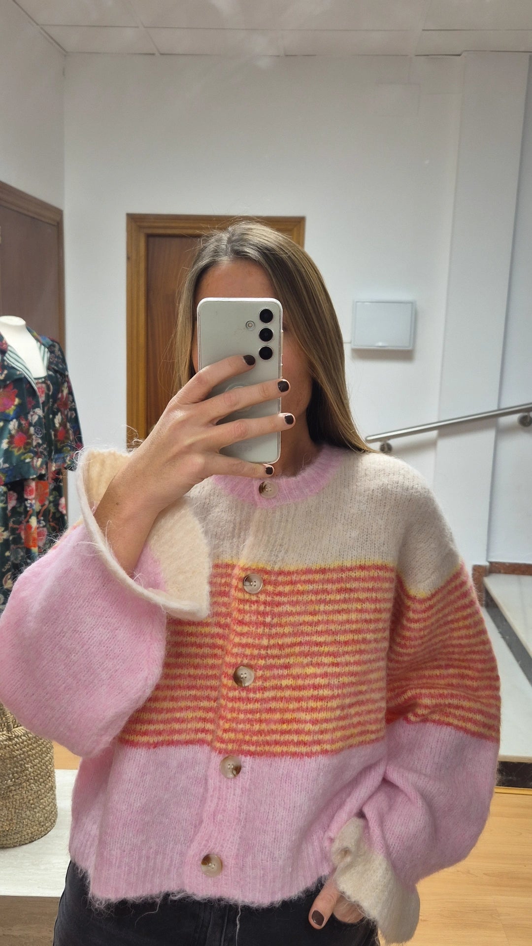 Cardigan rosas y pasteles