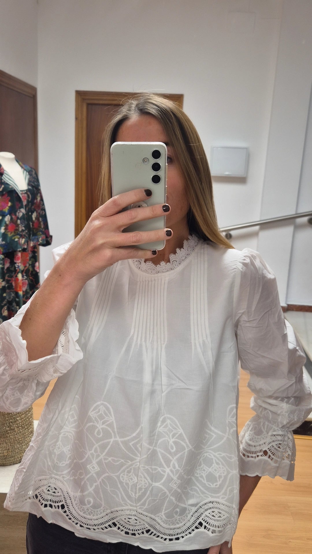 Blusa blanca mil detalles