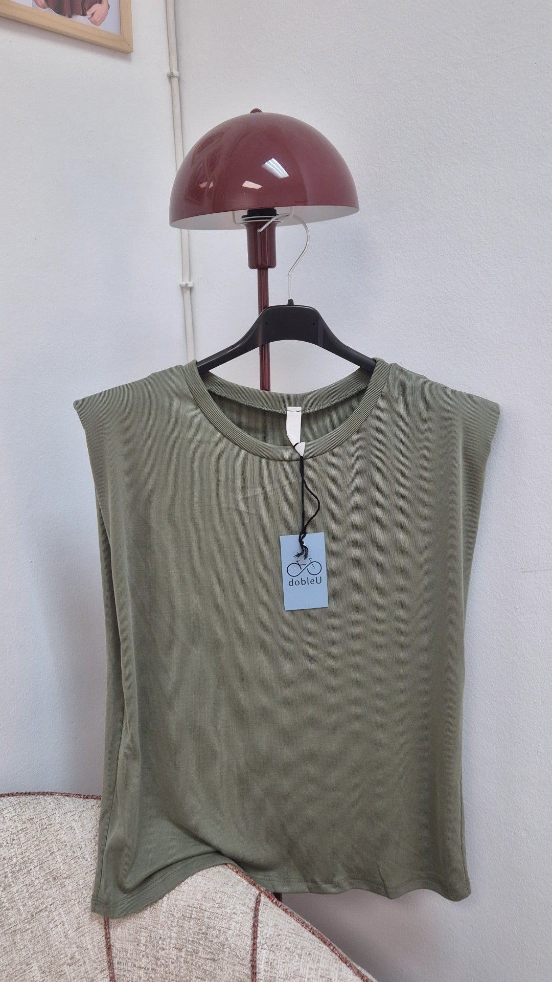 Camiseta básica hombreras verde