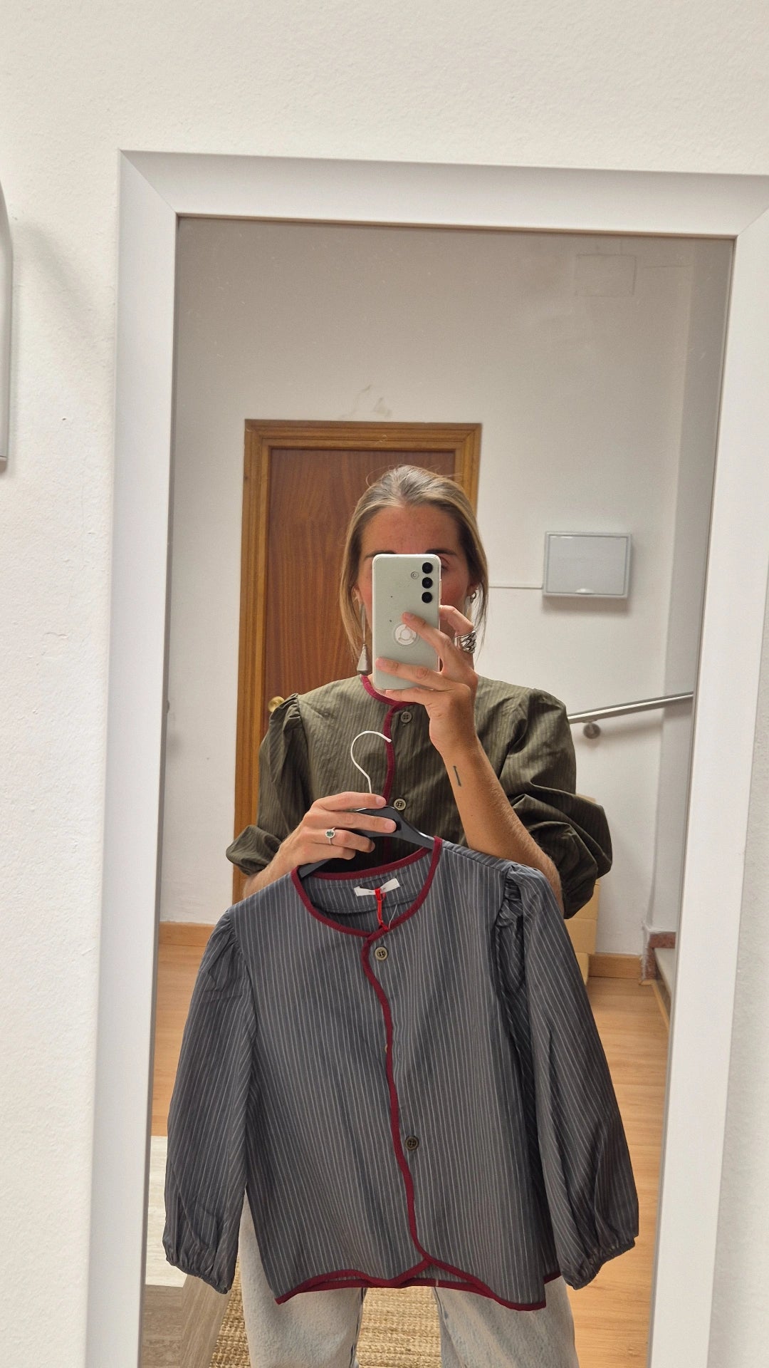 Chaqueta & Camisa Lola gris
