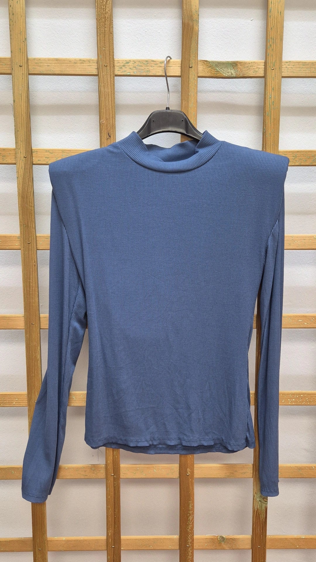 Camiseta básica hombreras azul