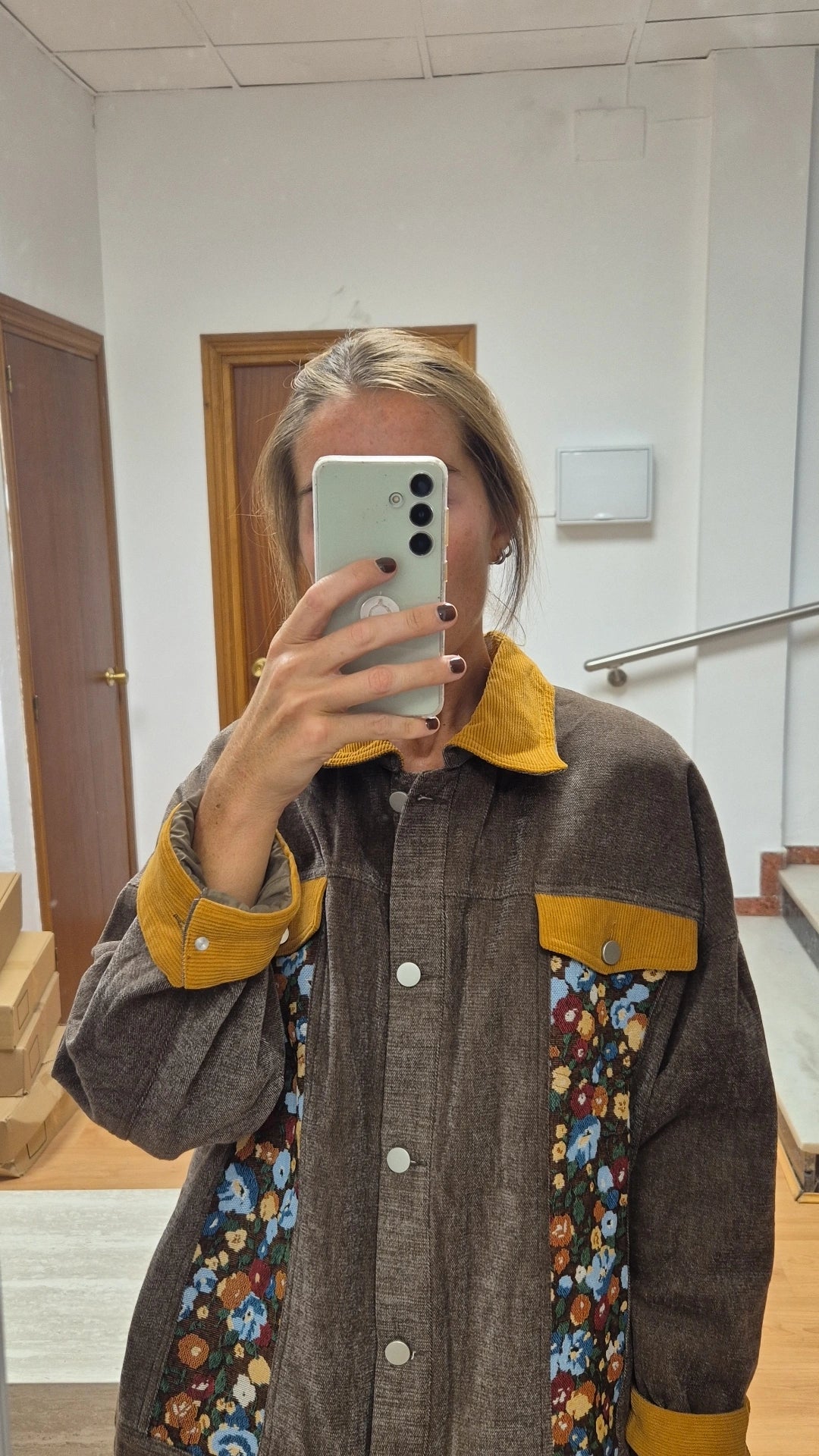 Chaqueta Pia marrón