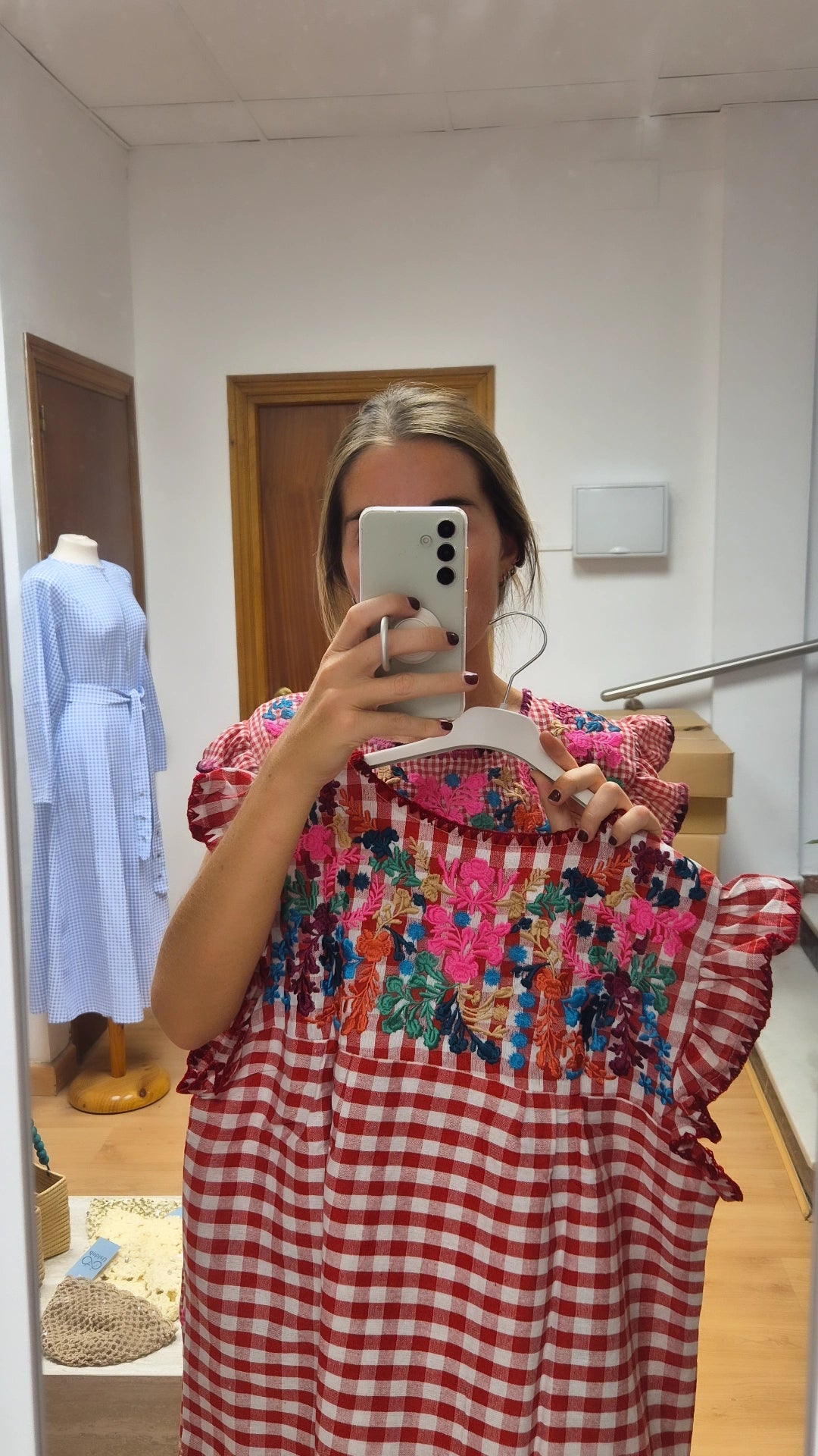 Vestido vichy bordado three