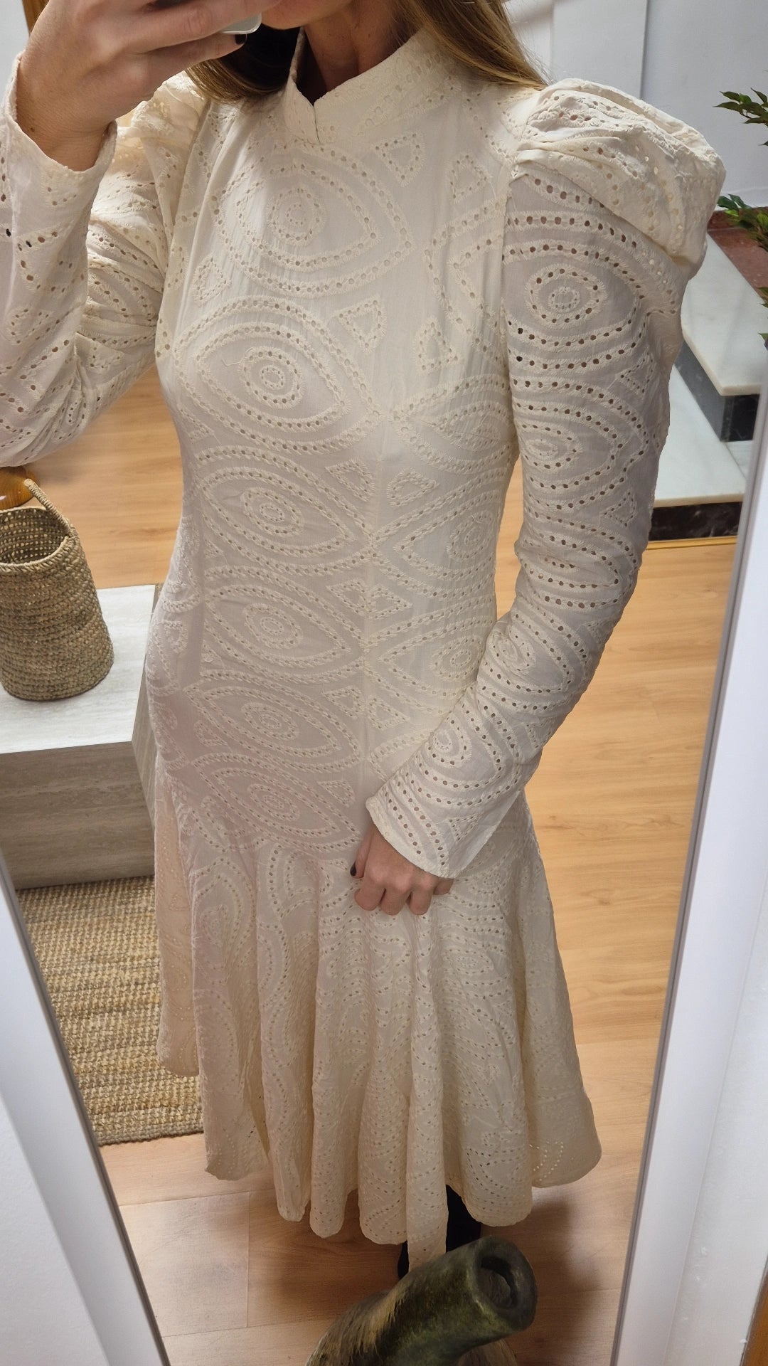 Vestido perforado crudo
