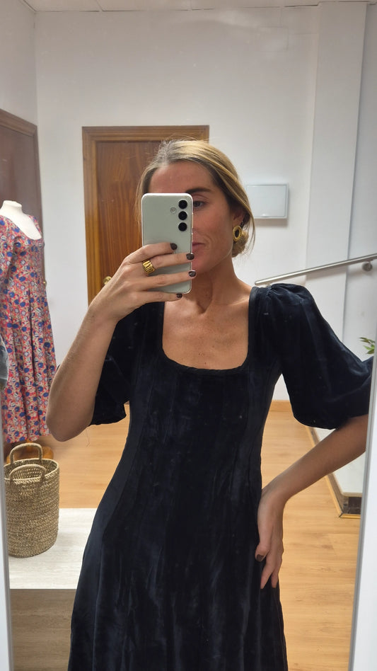 Vestido Moniquita con mangas All Black