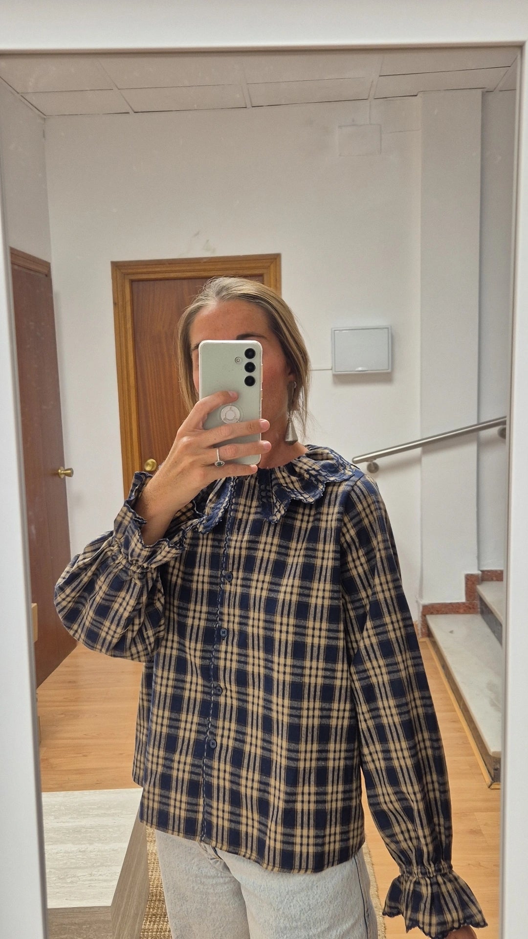 Blusa paño escocés cuello