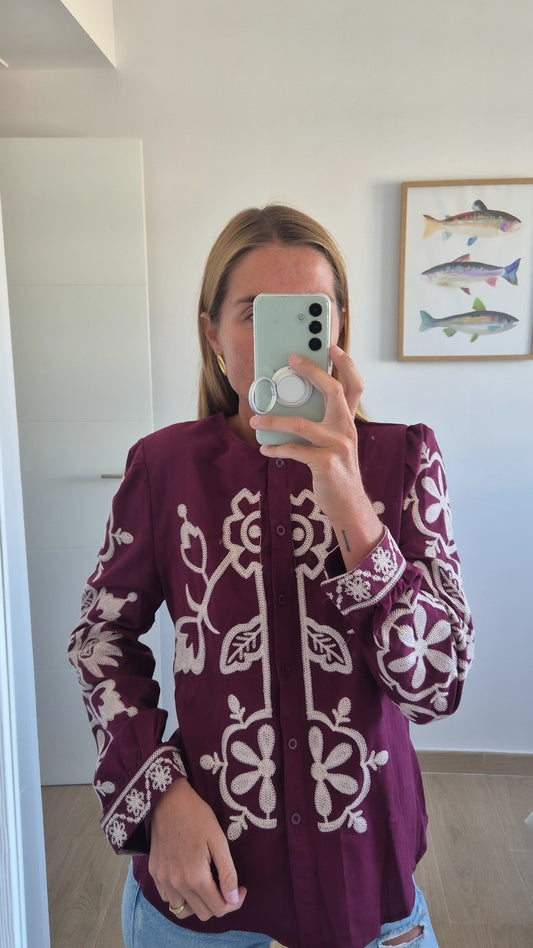 Blusa detalles bordados