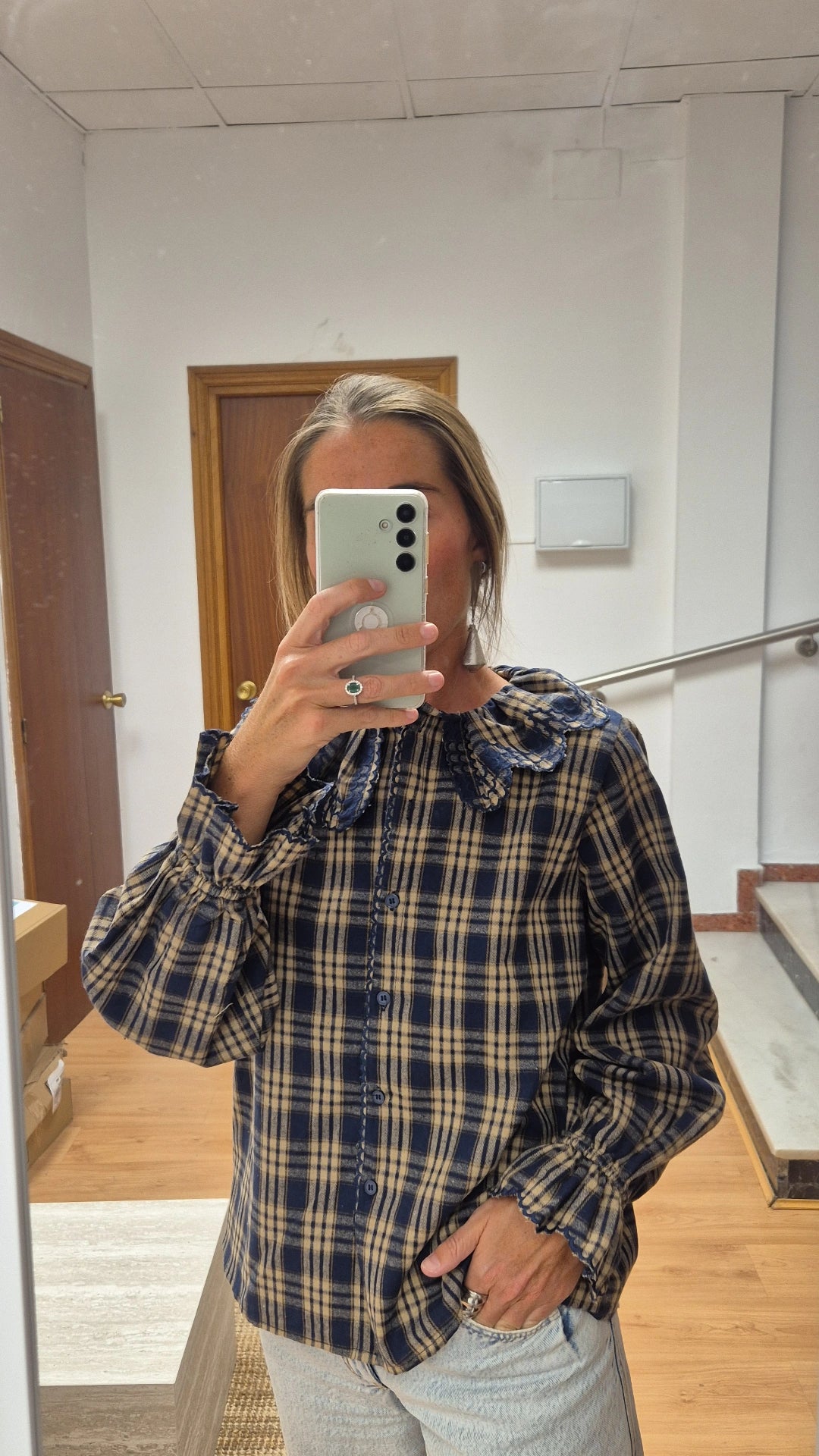 Blusa paño escocés cuello
