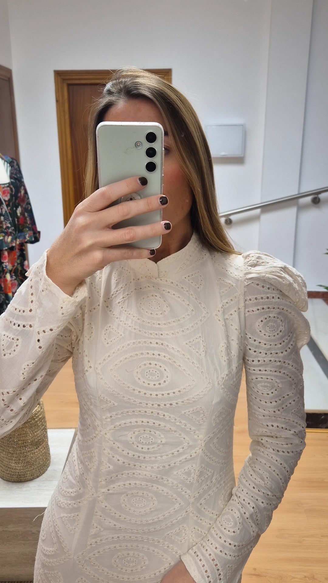 Vestido perforado crudo