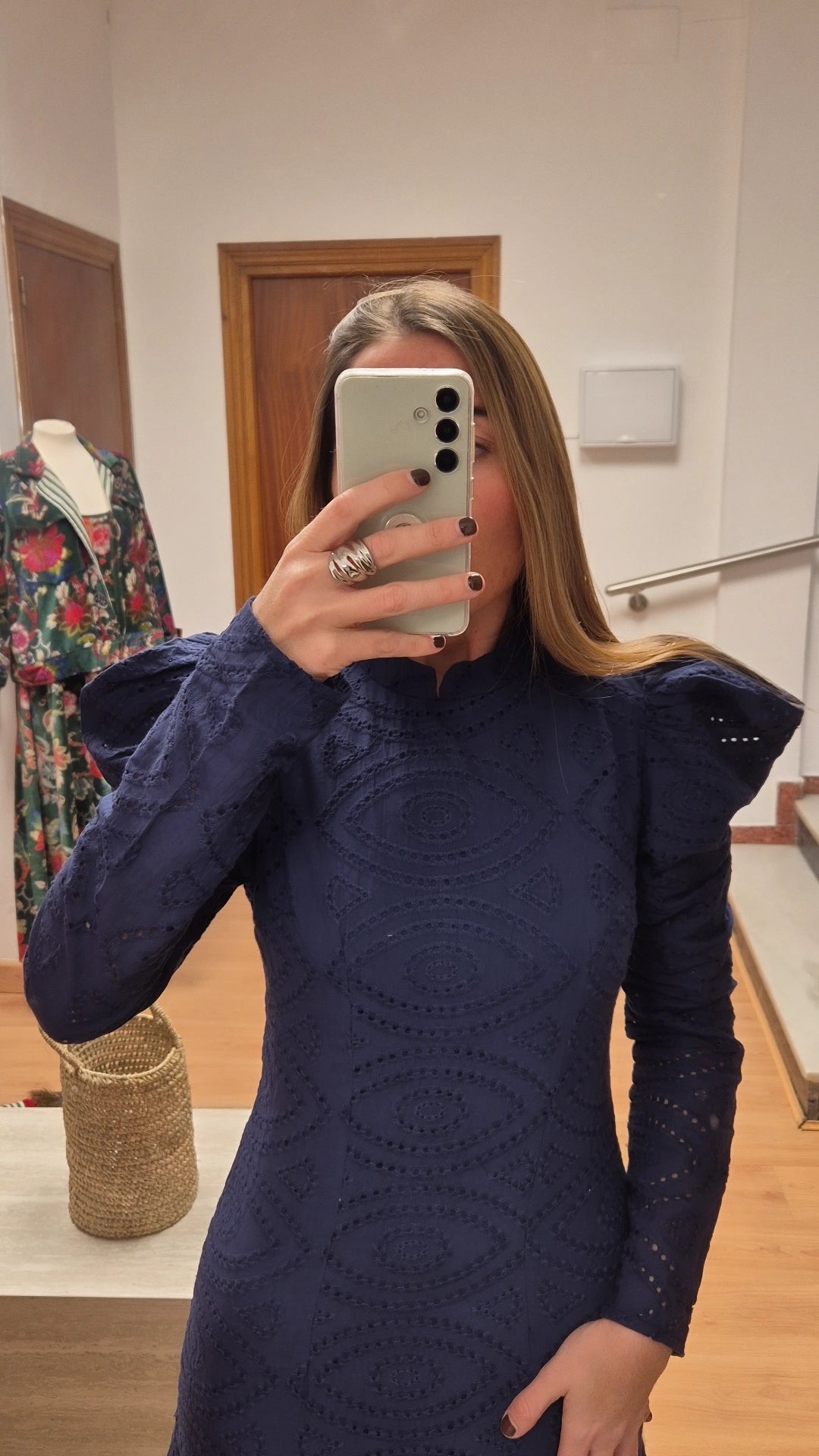 Vestido perforado azul marino