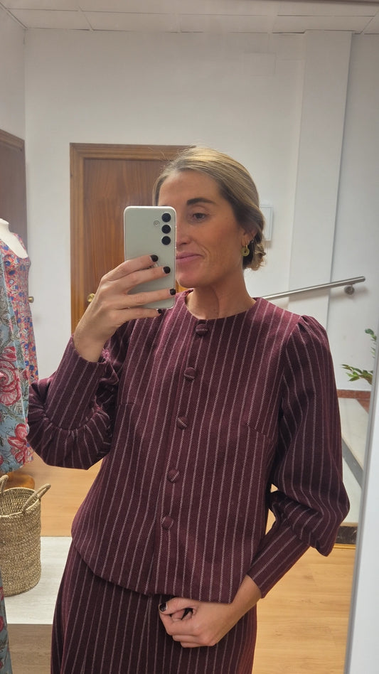 Conjunto vino a rayas