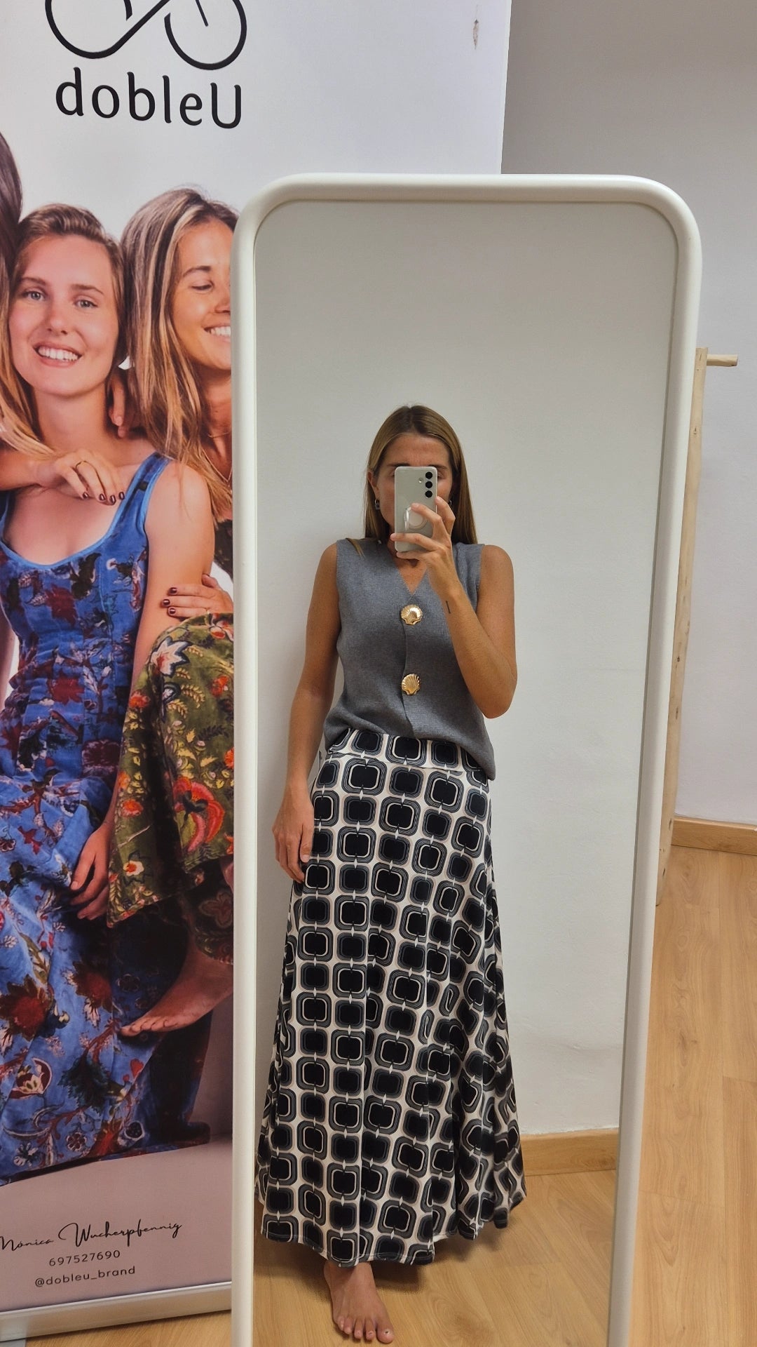 Falda punto de estampado negro