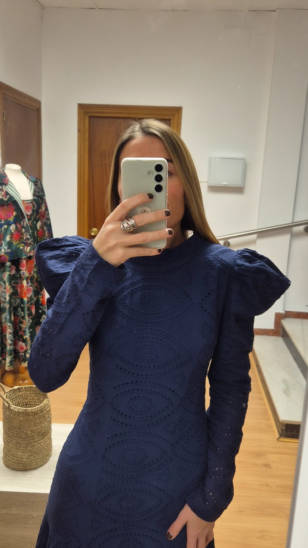Vestido perforado azul marino