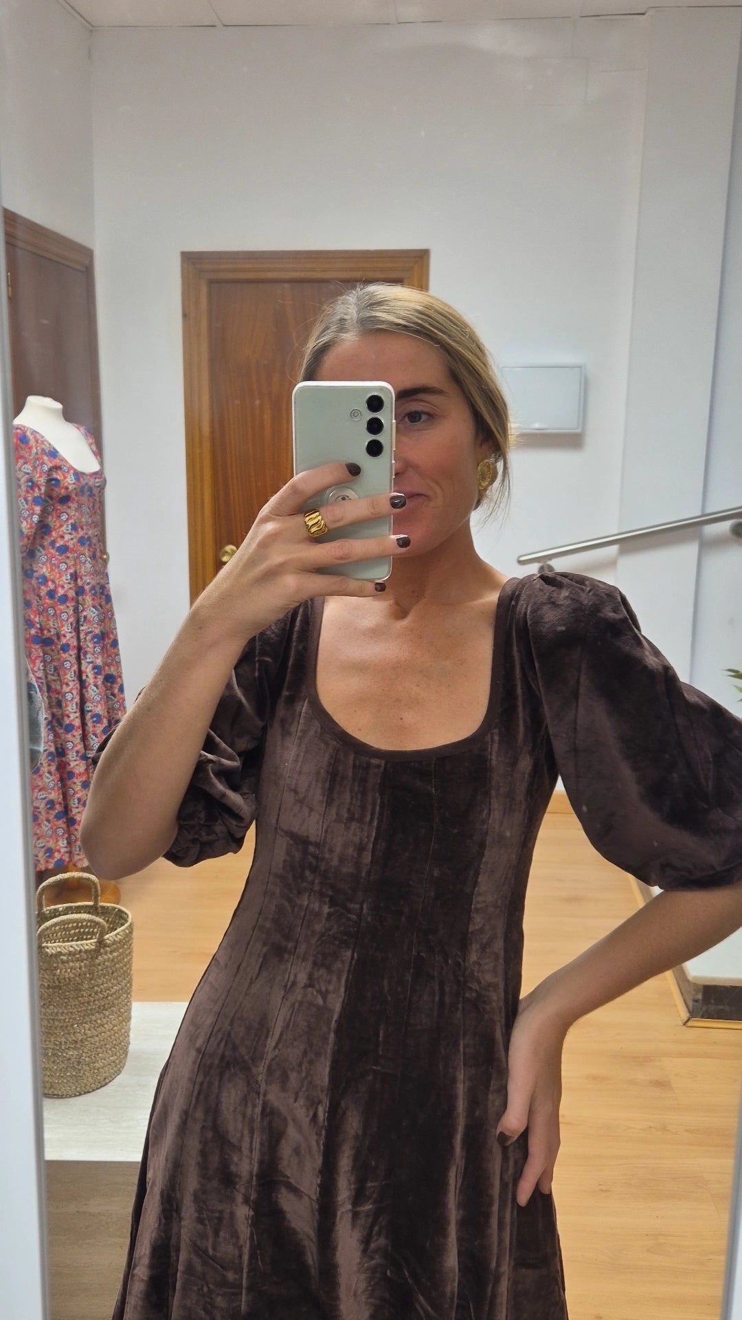 Vestido Moniquita con mangas Chocolate