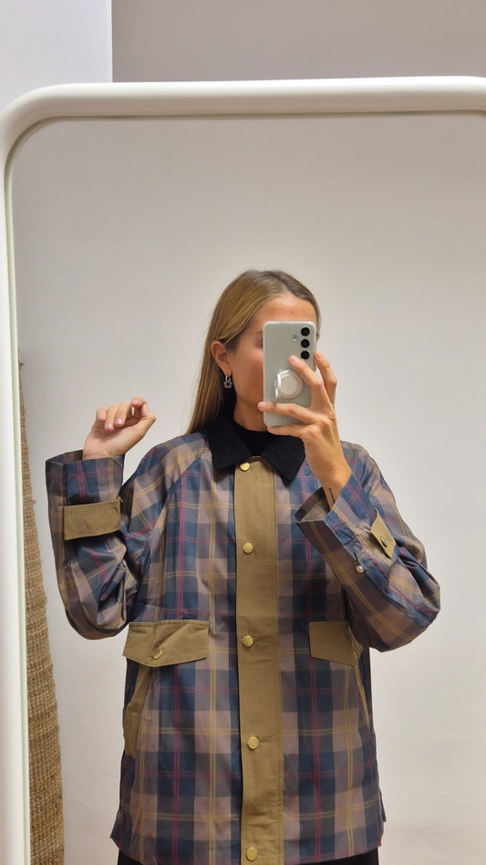 Chaqueta cuadros impermeable