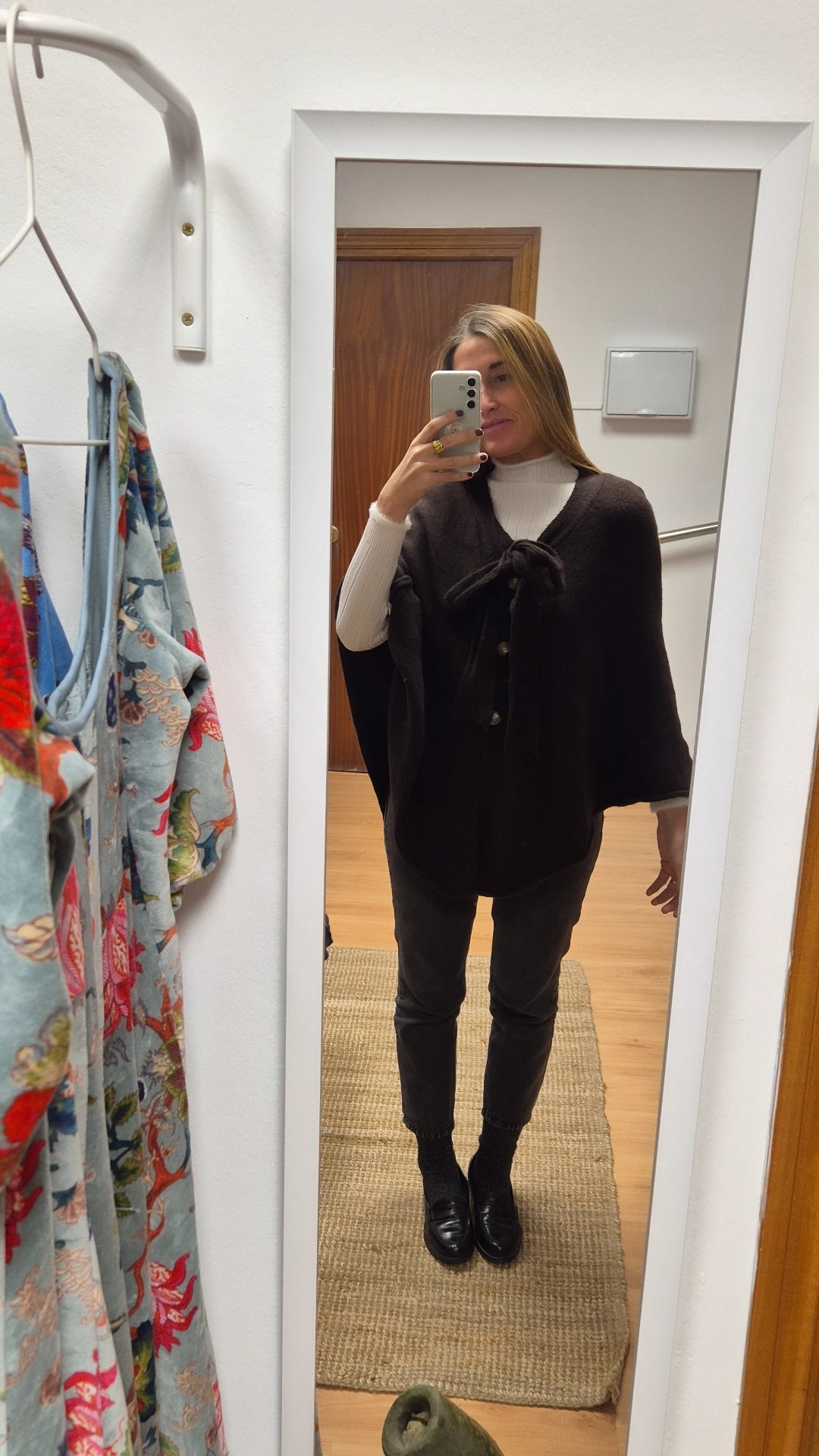 Capa Sophie marrón chocolate