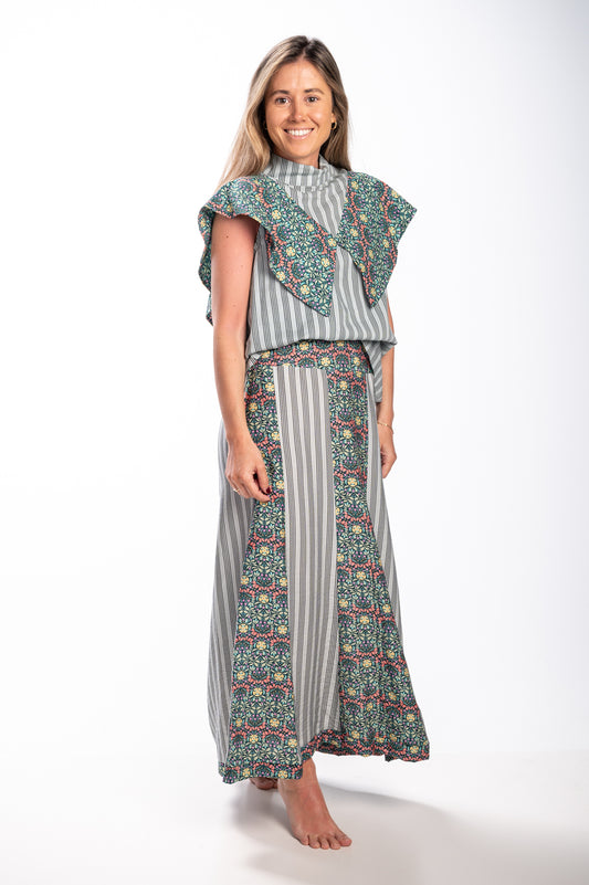 Conjunto flores y rayas