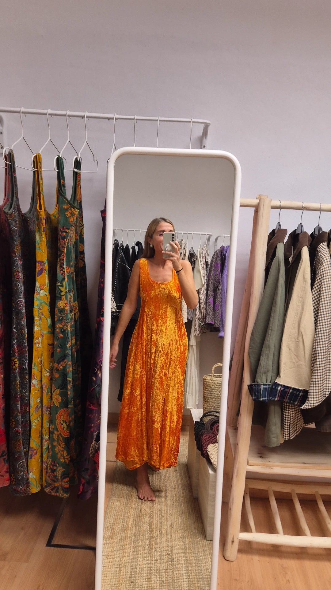 Vestido Moniquita terciopelo especial naranjito