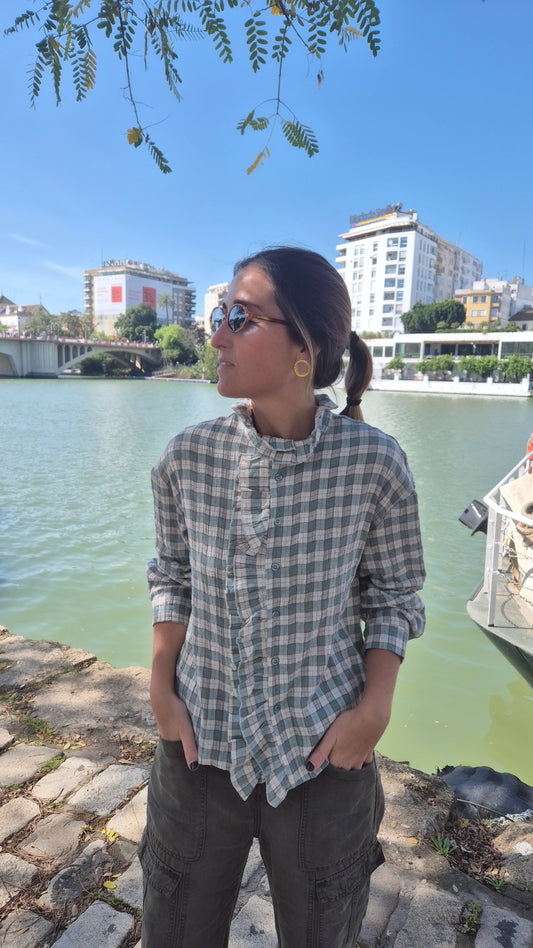 Blusa cuadritos volante algodón