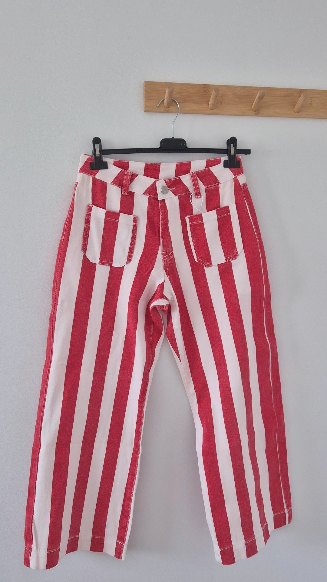 Pantalón denim rayas fresa