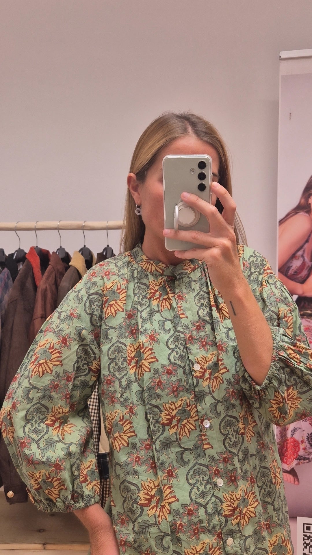Blusa 100% algodón cuello mao verdecito