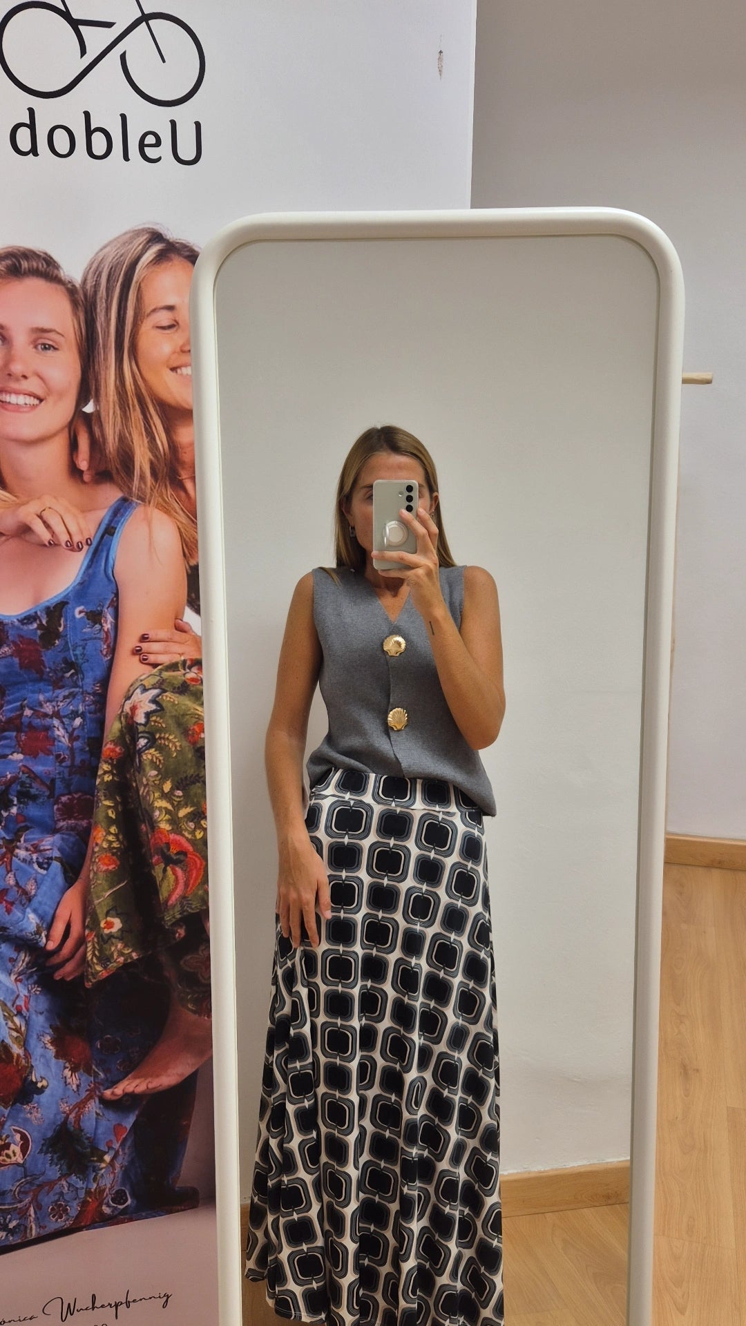Falda punto de estampado negro