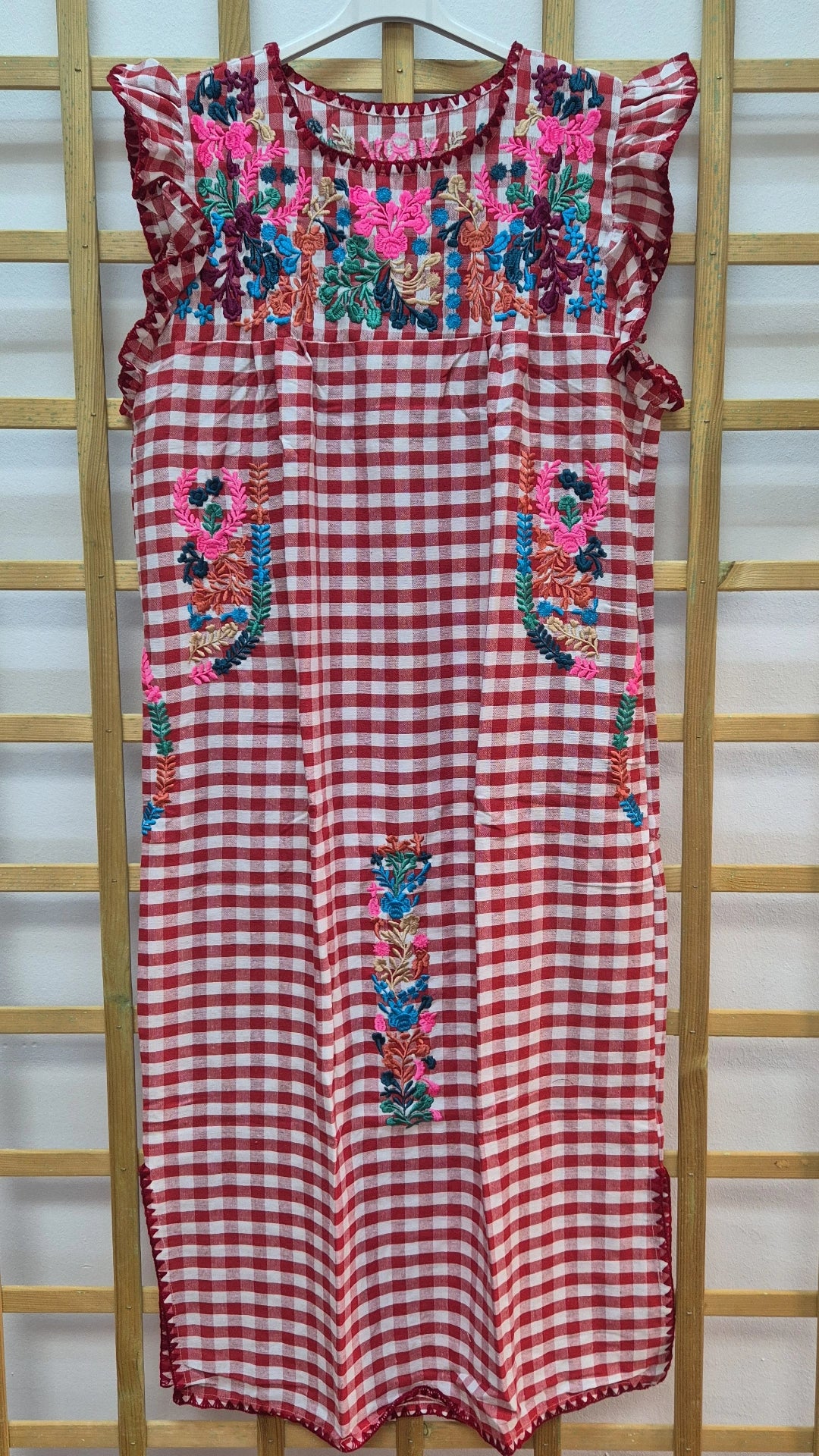 Vestido vichy bordado three
