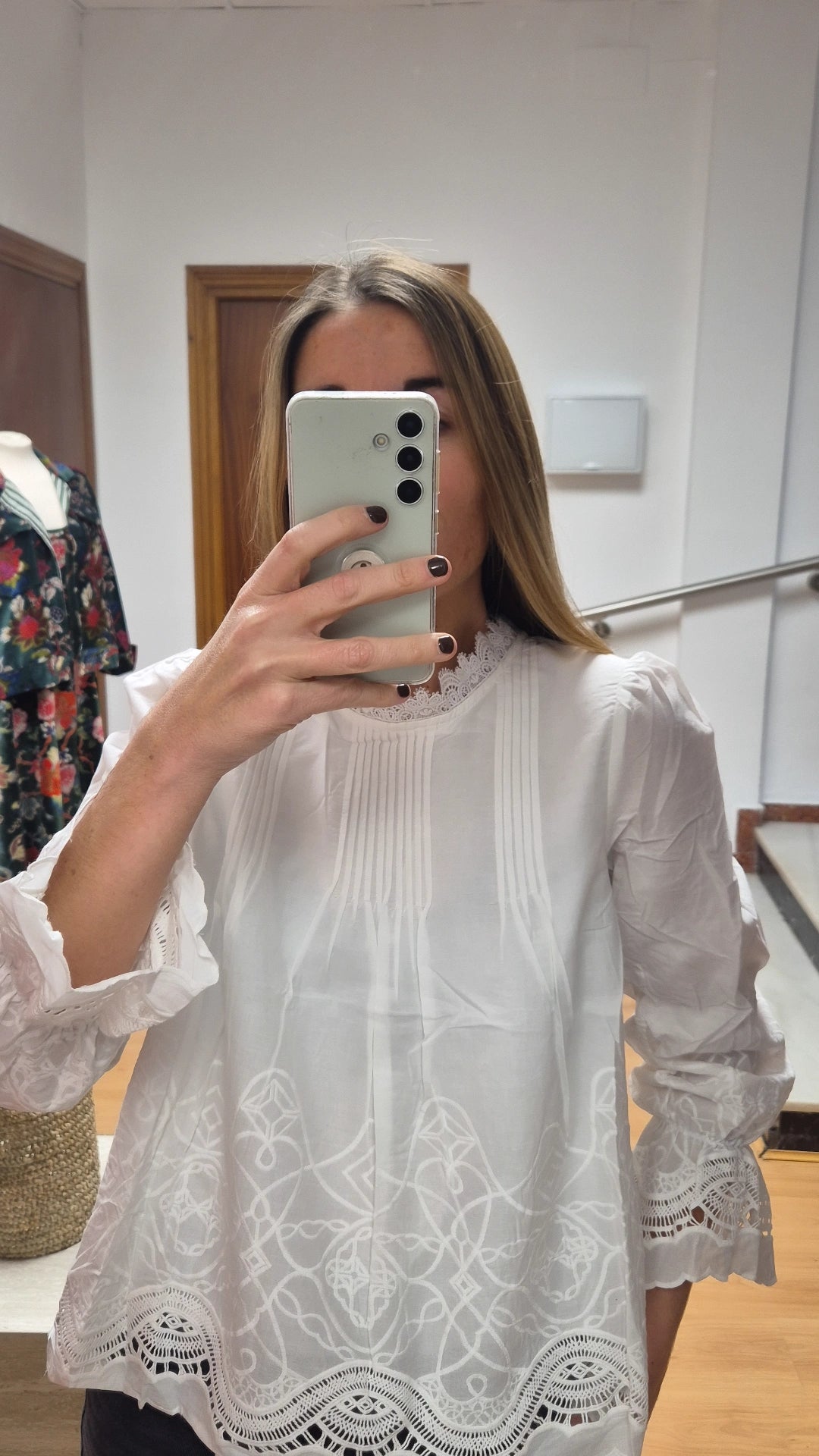 Blusa blanca mil detalles