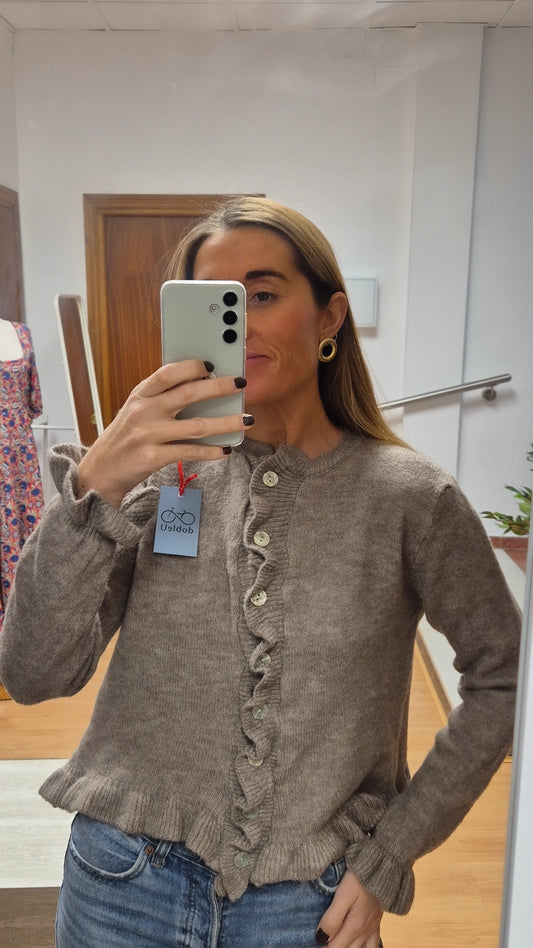 Cardigan botón beige