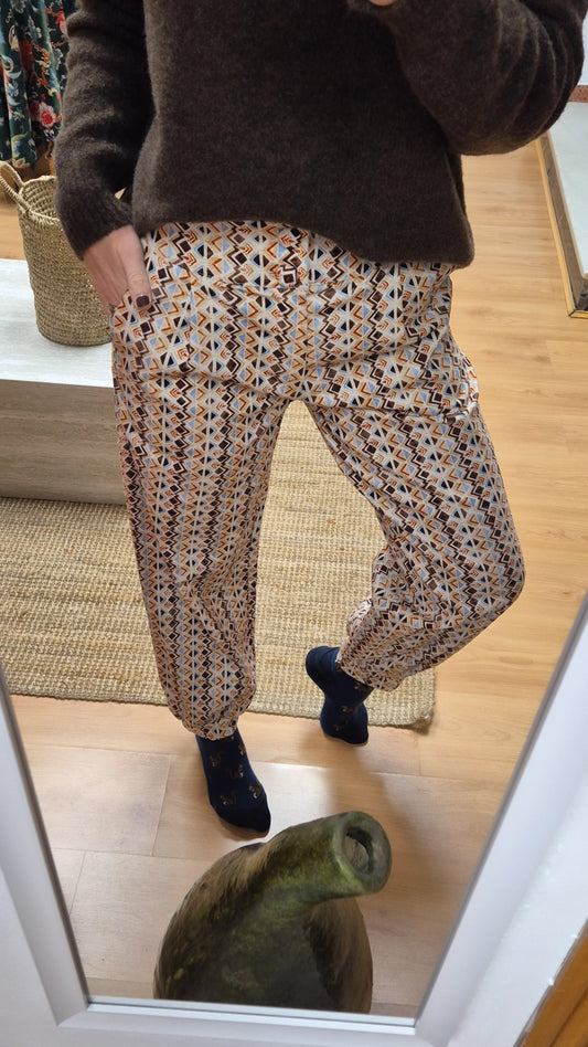 Pantalón bombacho tierra