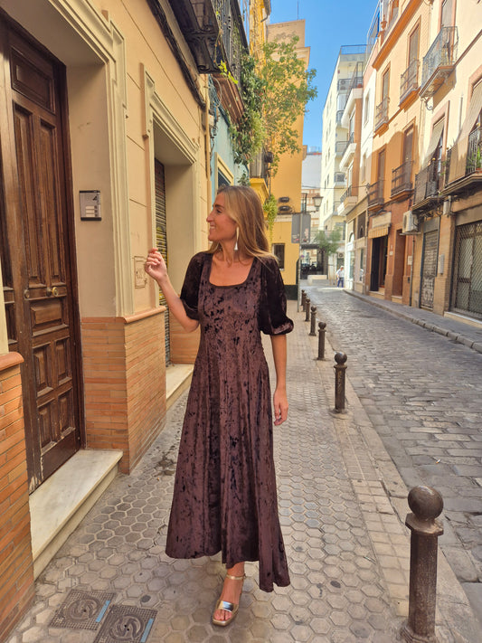 Vestido Moniquita con mangas chocolate