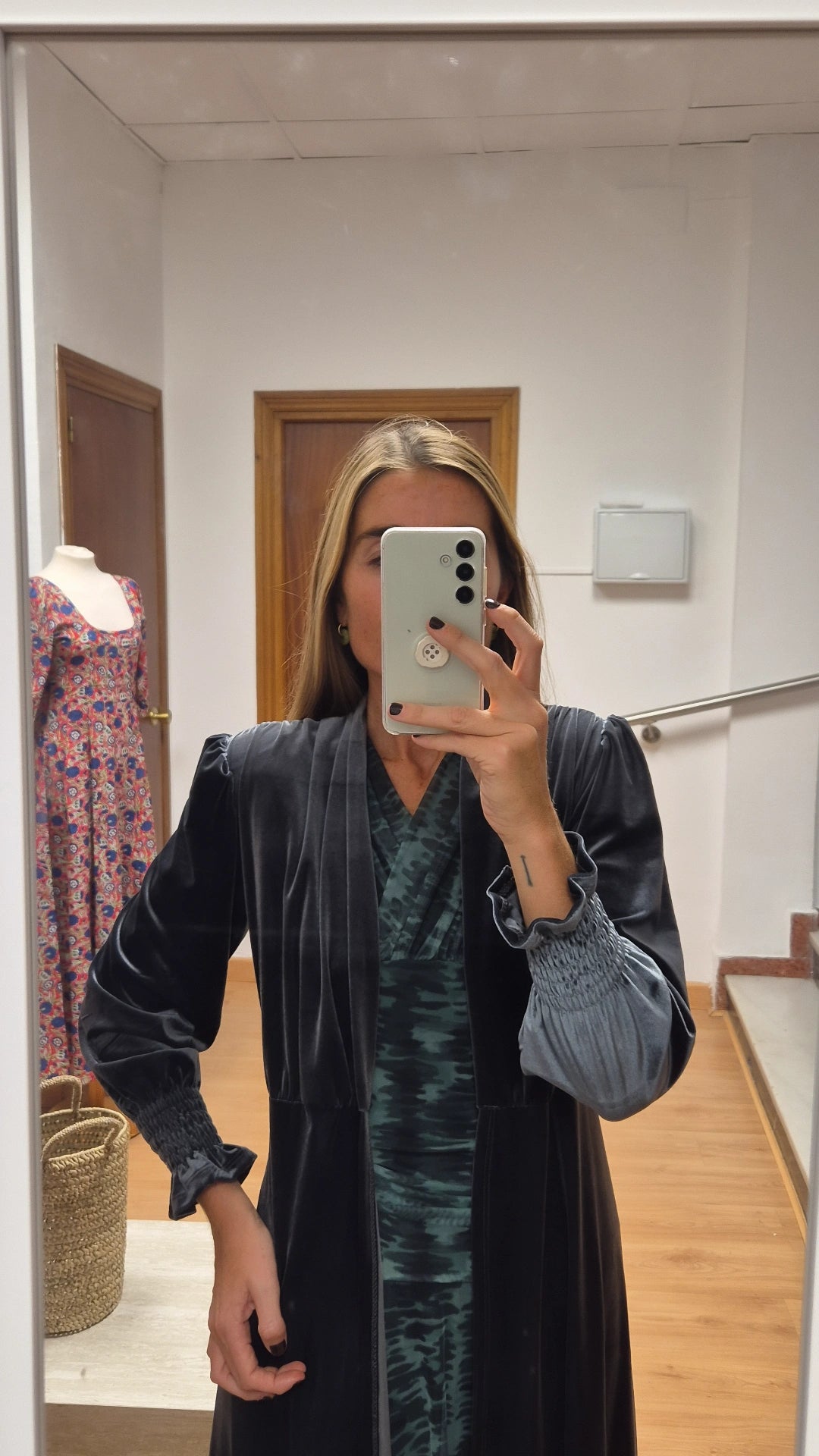 Abrigo terciopelo gris