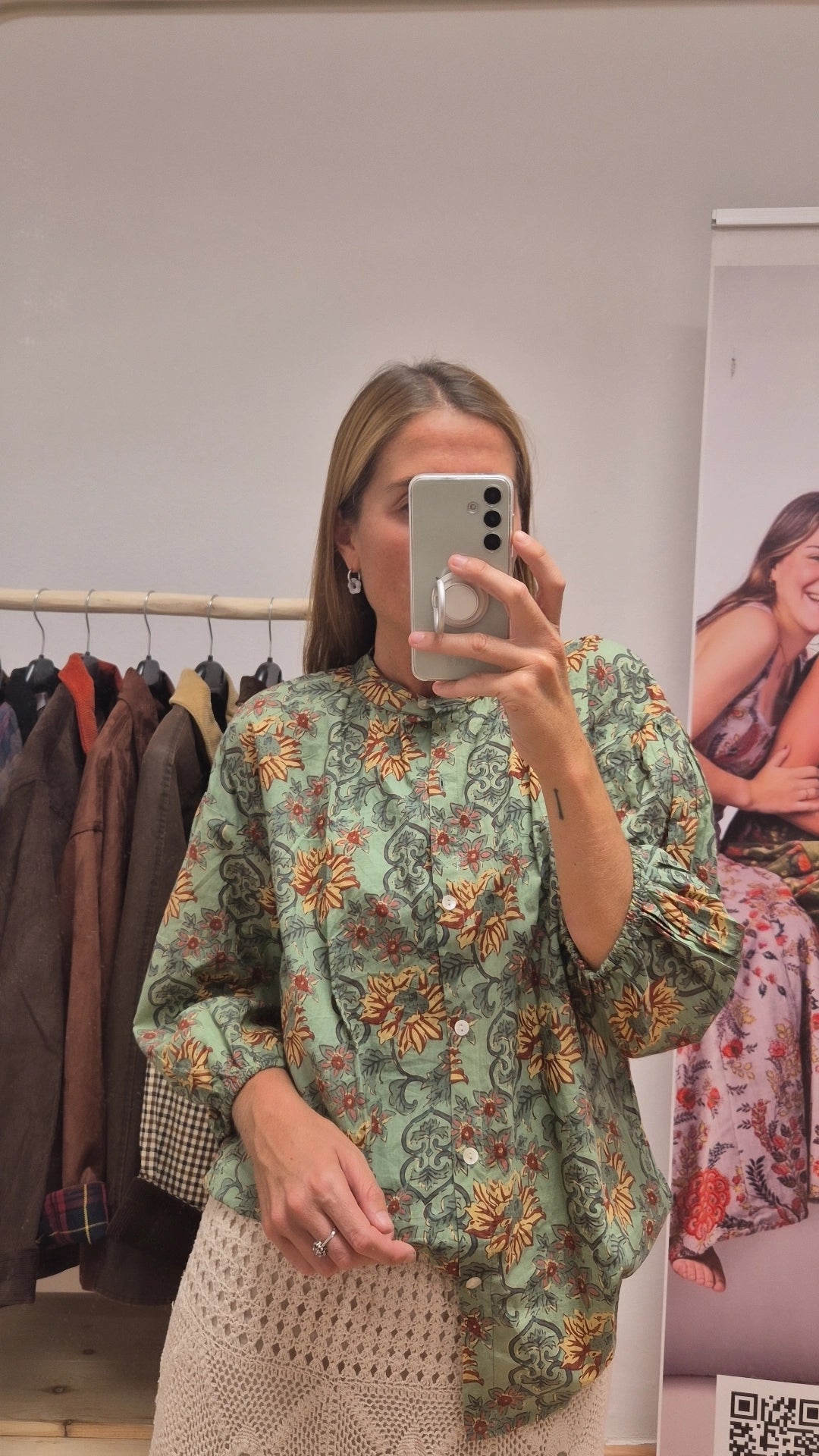 Blusa 100% algodón cuello mao verdecito