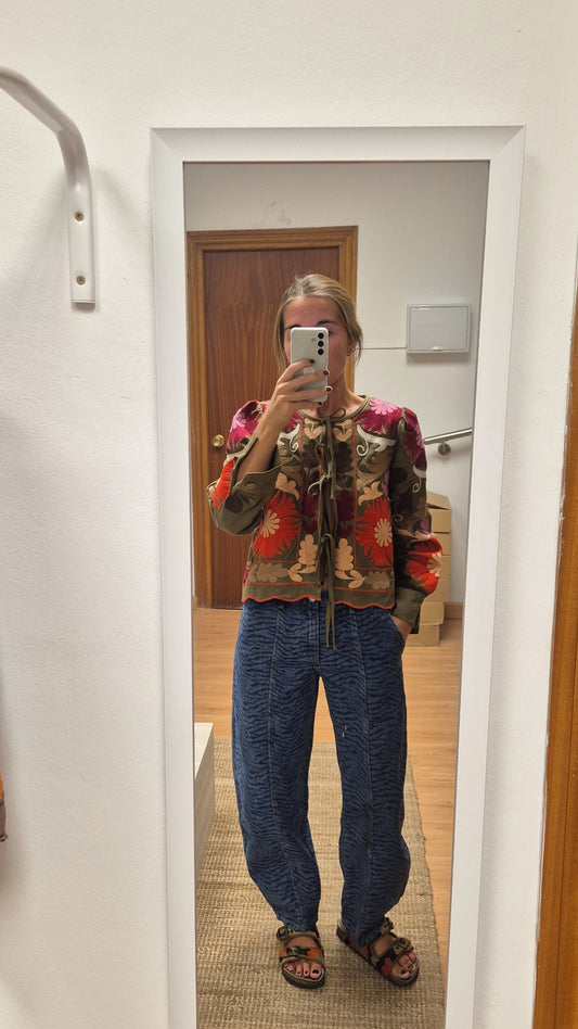 Pantalón denim corte holgado