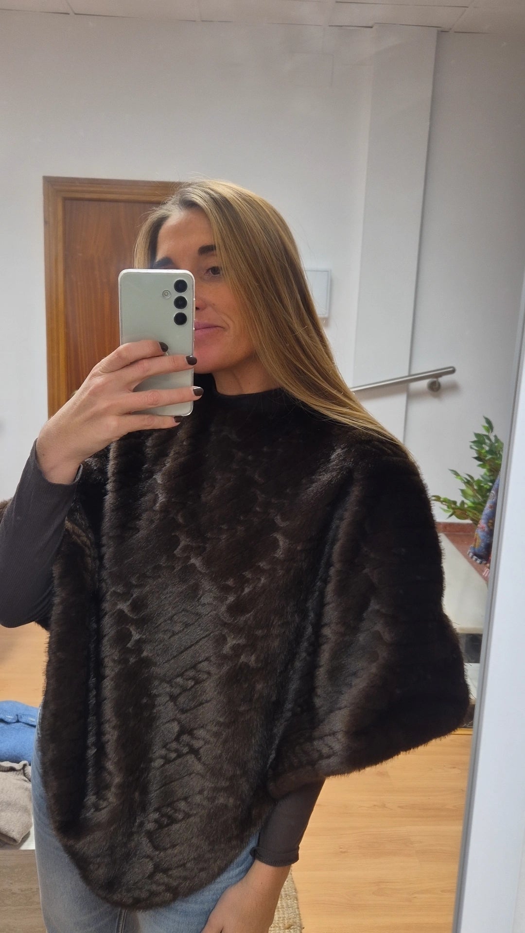 Poncho pelo marrón chocolate