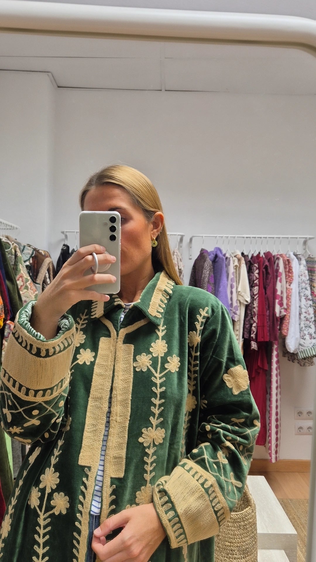 Abrigo Ankit terciopelo verde